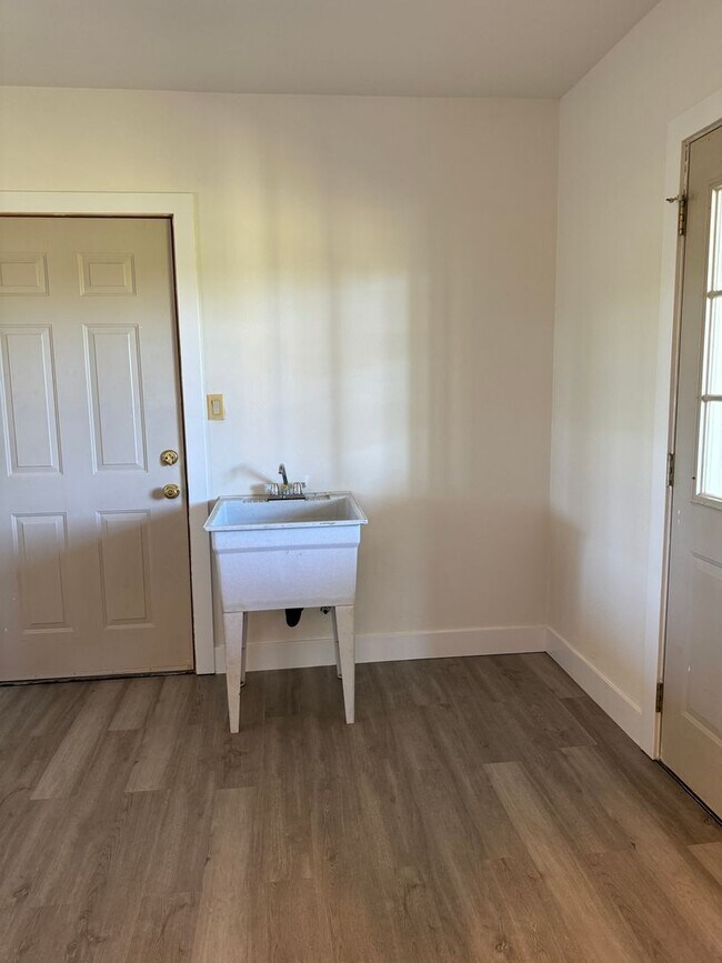 Building Photo - Make this beautiful country home yours! Our home is available for immediate rent.