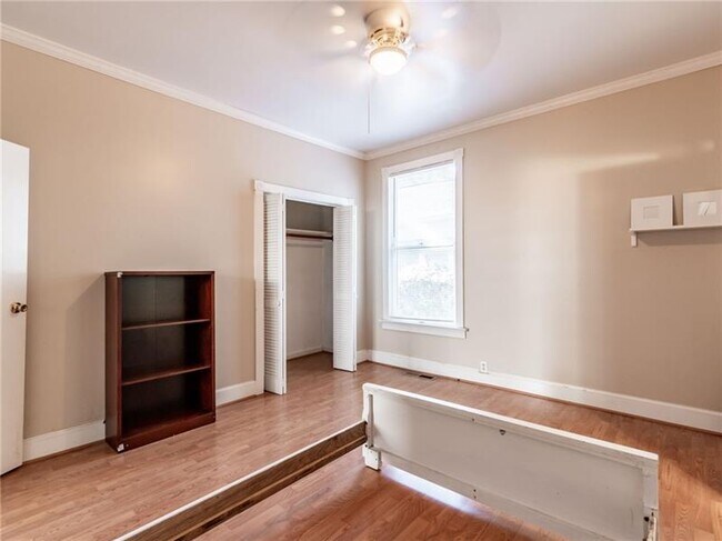 Building Photo - 340 Josephine St NE