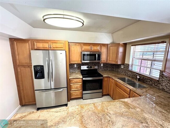 Building Photo - 12159 SW 52nd Ct