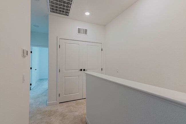 Building Photo - Charming 4 Bedroom 3.5 Bath in Carmel Mountain Ranch