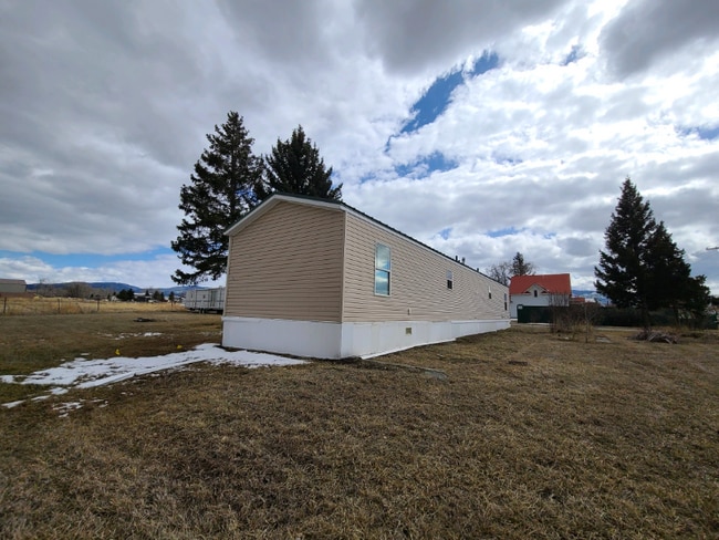 Building Photo - 76400 Gallatin Rd