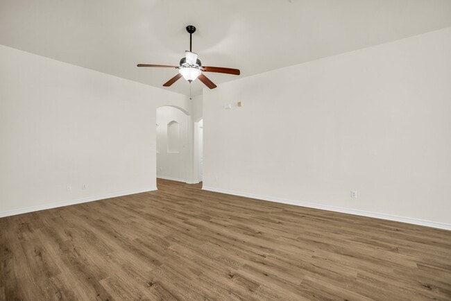 Building Photo - 2005 Ridgeview Ct