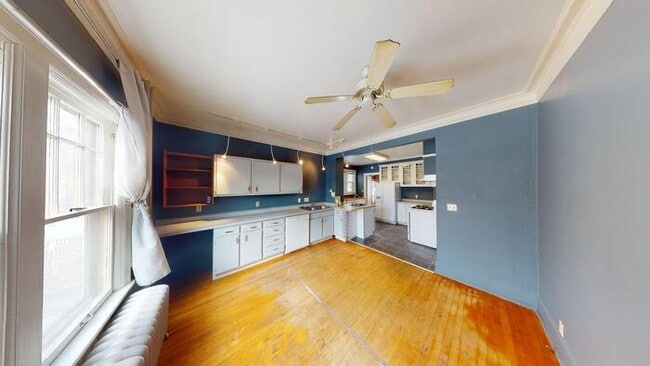 Building Photo - 206 W Custer Park St