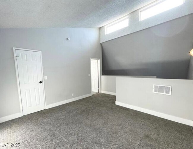 Building Photo - 5187 Garden Ln