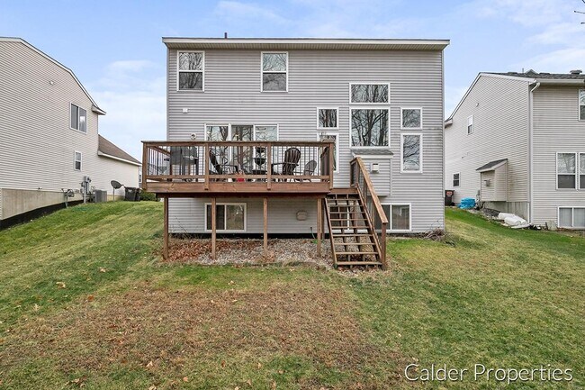 Building Photo - 3671 Falling Leaf Dr SE