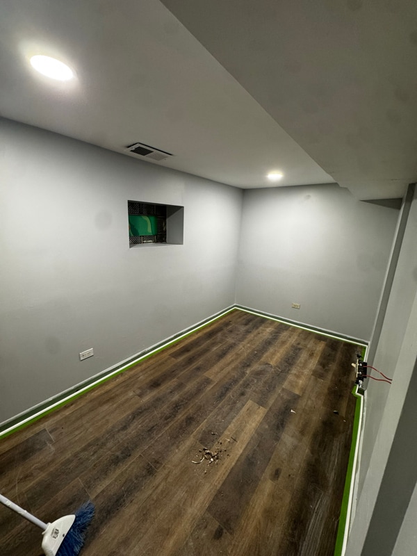 Building Photo - 2925 N Lawndale Ave