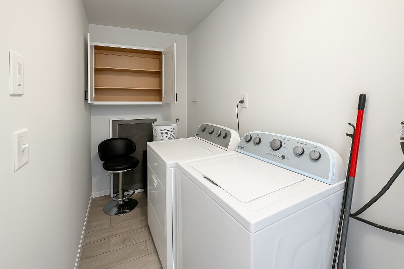 Building Photo - 1630 E 12th St