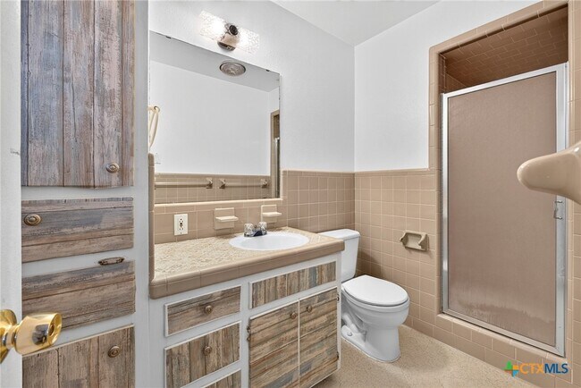 Building Photo - 506 Arapaho Dr