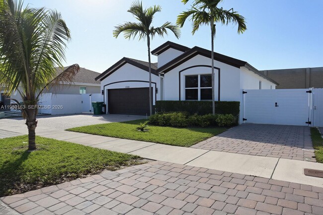 Building Photo - 27440 SW 135th Ave Rd