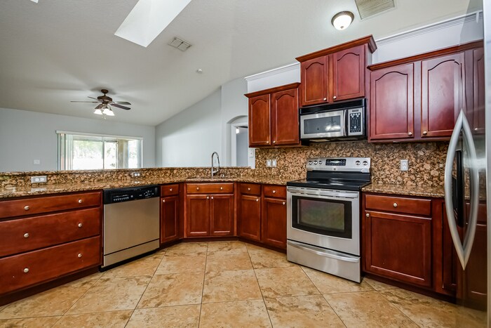 Building Photo - 1012 Heron Ct