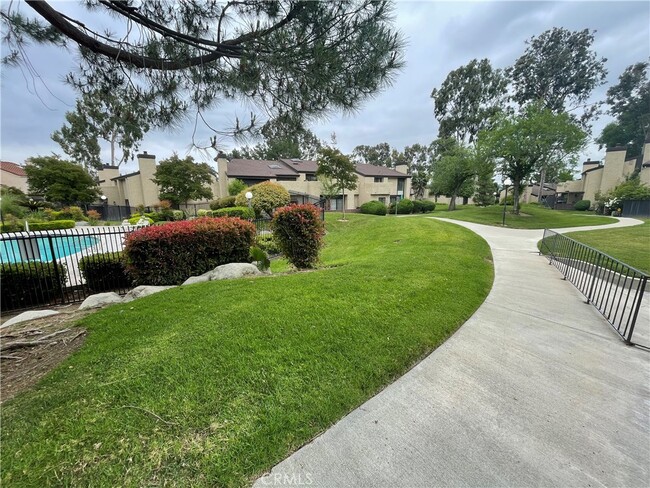 Building Photo - 3614 Hemlock Ln