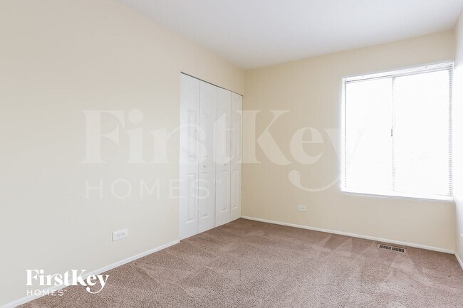 Building Photo - 185 Mulford Dr