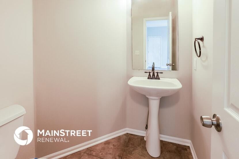 Building Photo - 6003 E 133rd St