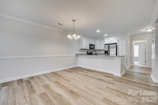 Building Photo - 13822 Queens Harbor Rd