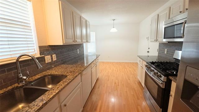 Building Photo - 2244 Chapman Dr