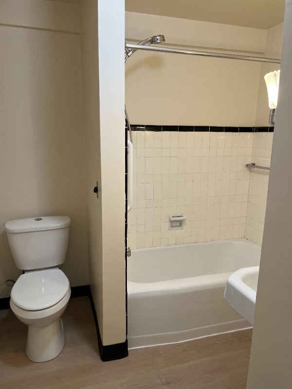 Building Photo - 406 S Coeur d'Alene St