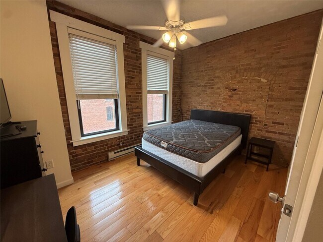 Building Photo - 25 Court St