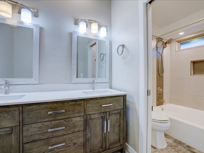 Building Photo - PROMO $500.00 OFF FIRST FULL MONTH'S RENT!