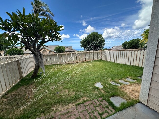 Building Photo - Charming Pet Friendly 2-Bedroom Home with ...