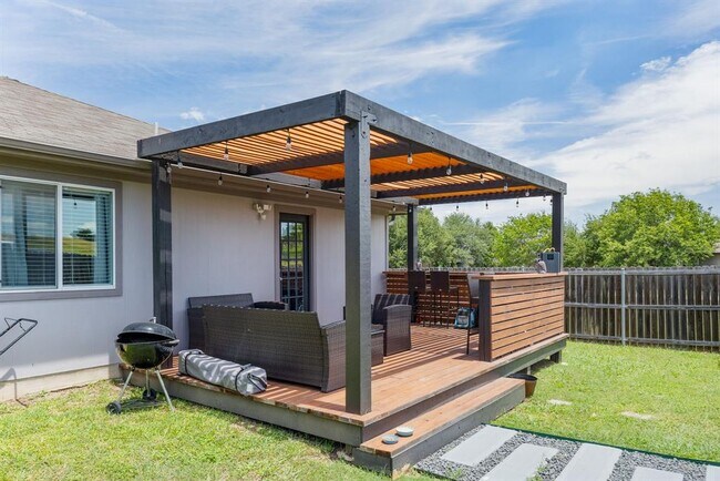 Building Photo - 231 Goddard