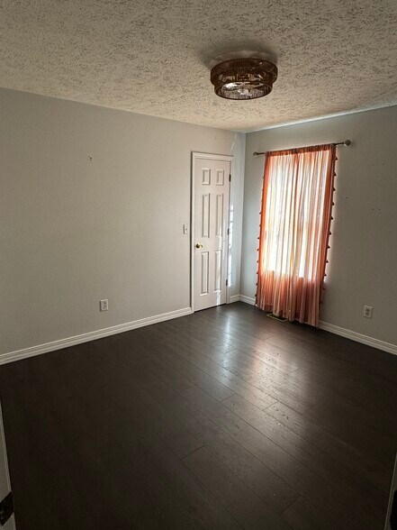 Upstairs bedroom - 1107 E Robin St