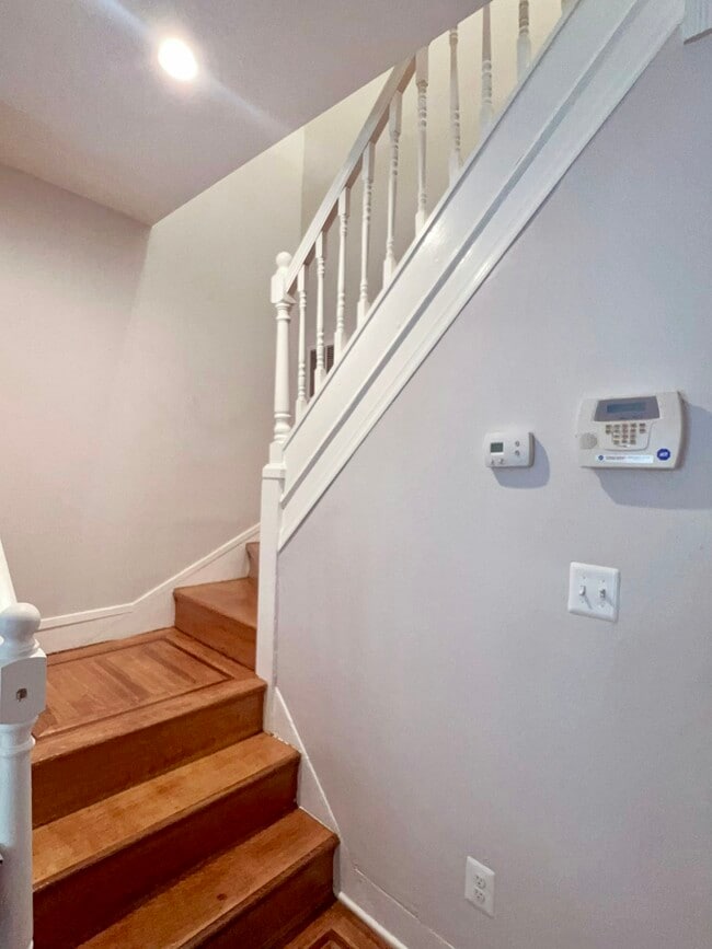 Building Photo - 1114 Whitelock St