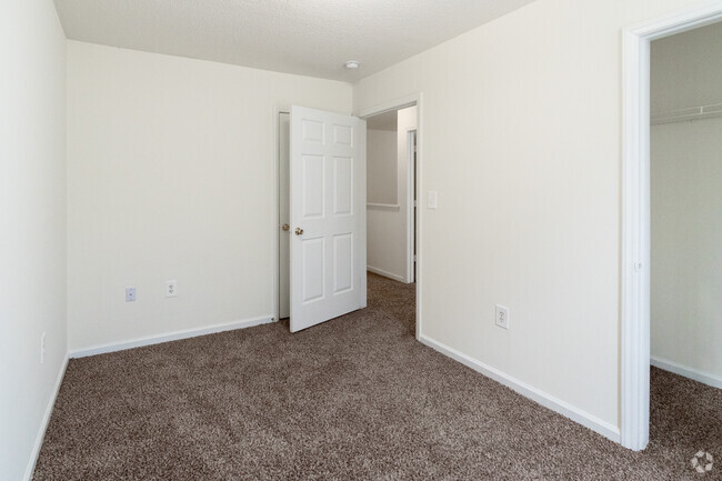 4BD,2BA-1205 SF - Pendleton Townhomes