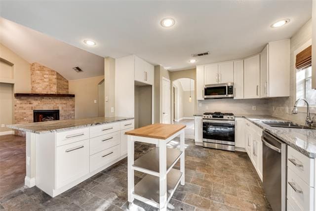 Building Photo - 1875 Oak Bend Dr