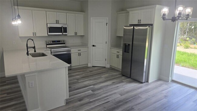Building Photo - 15730 SW 40th Ave