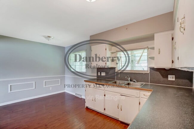 Building Photo - 1115 Secor Rd