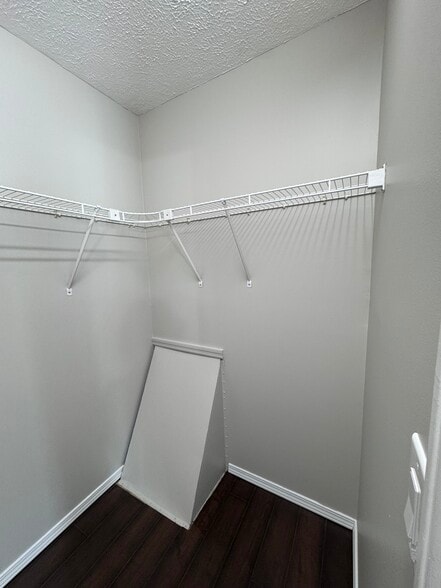 Building Photo - 45 Pippin Rd