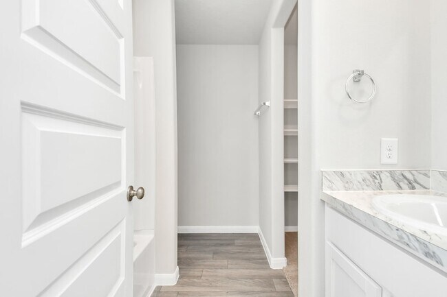 Building Photo - 1361 Rd 5102