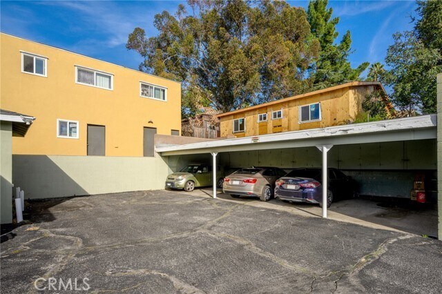 Building Photo - 10230 Silverton Ave