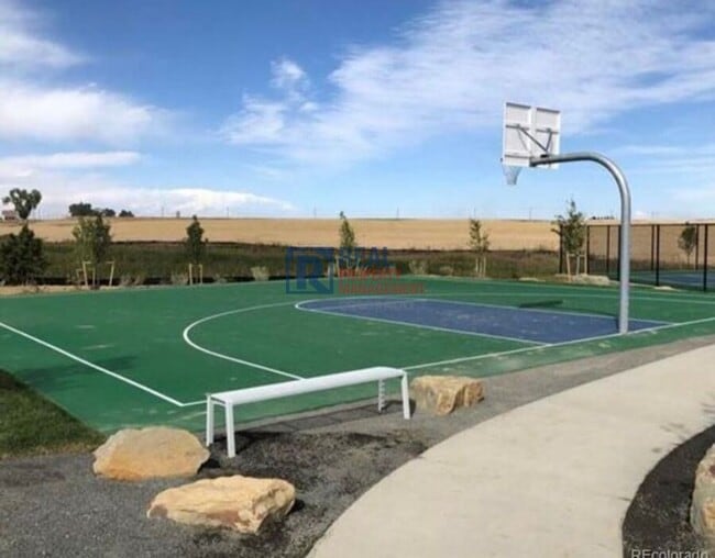 Building Photo - 5525 Wisteria Ave