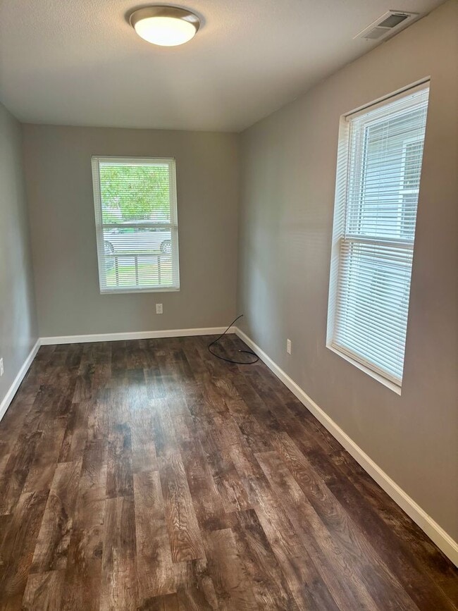Building Photo - Check Out This 3-Bed/1-Bath House in Bluff...