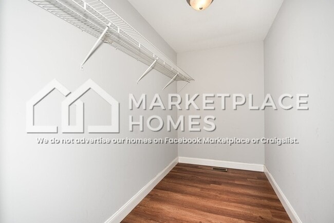 Building Photo - 404 N 13th St