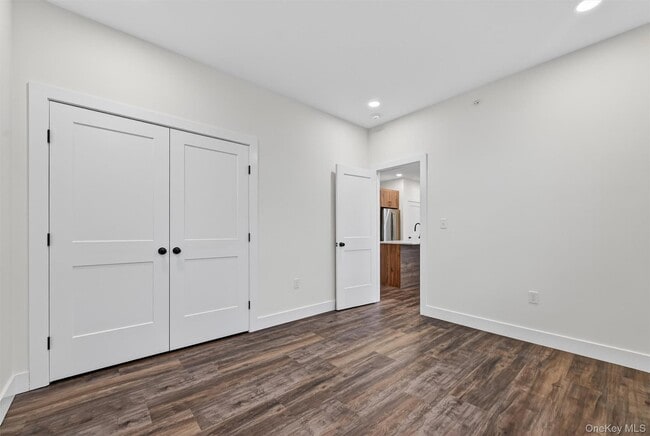 Building Photo - 19 Welling Pl