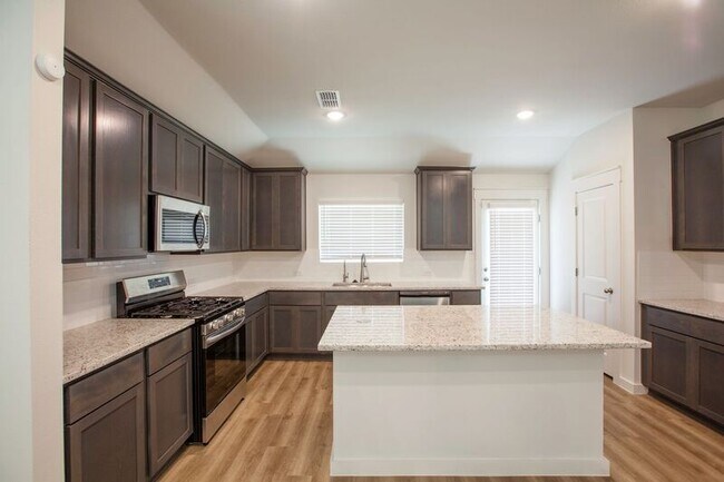 Building Photo - 514 Weller Rd