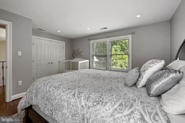 Building Photo - 6005 Selvyn Rd