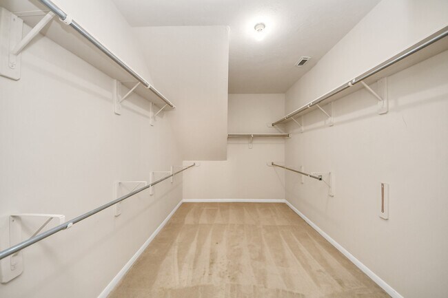 Building Photo - 11451 Ashford Willow