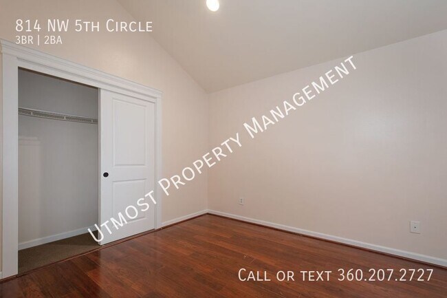 Building Photo - 814 NW 5th Cir