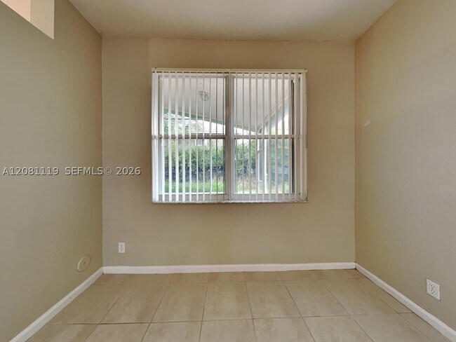 Building Photo - 5143 Heron Ct