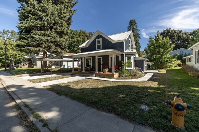 Building Photo - 724 N 2nd St