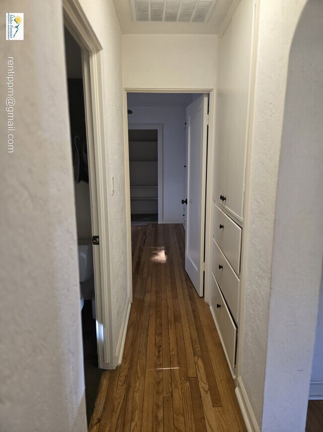 Building Photo - 1919 N 31st St