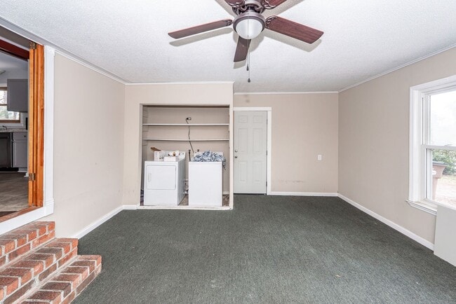 Building Photo - 4 Bedroom, 2.5 Bathroom Home on James Island