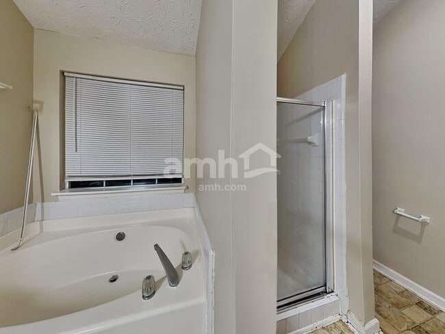 Building Photo - 2717 Oak Meadow Ln