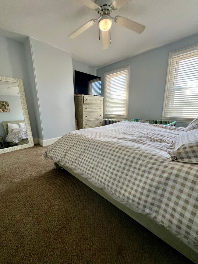 Building Photo - Gorgeous 3-Bedroom Townhome in East Falls! Available June 1st!