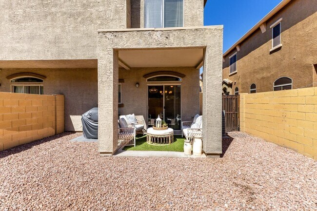 Building Photo - 2250 E Deer Valley Dr