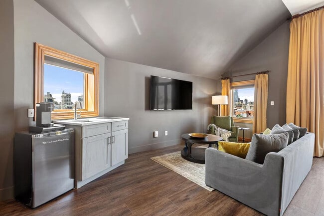 Building Photo - 263 Broome St