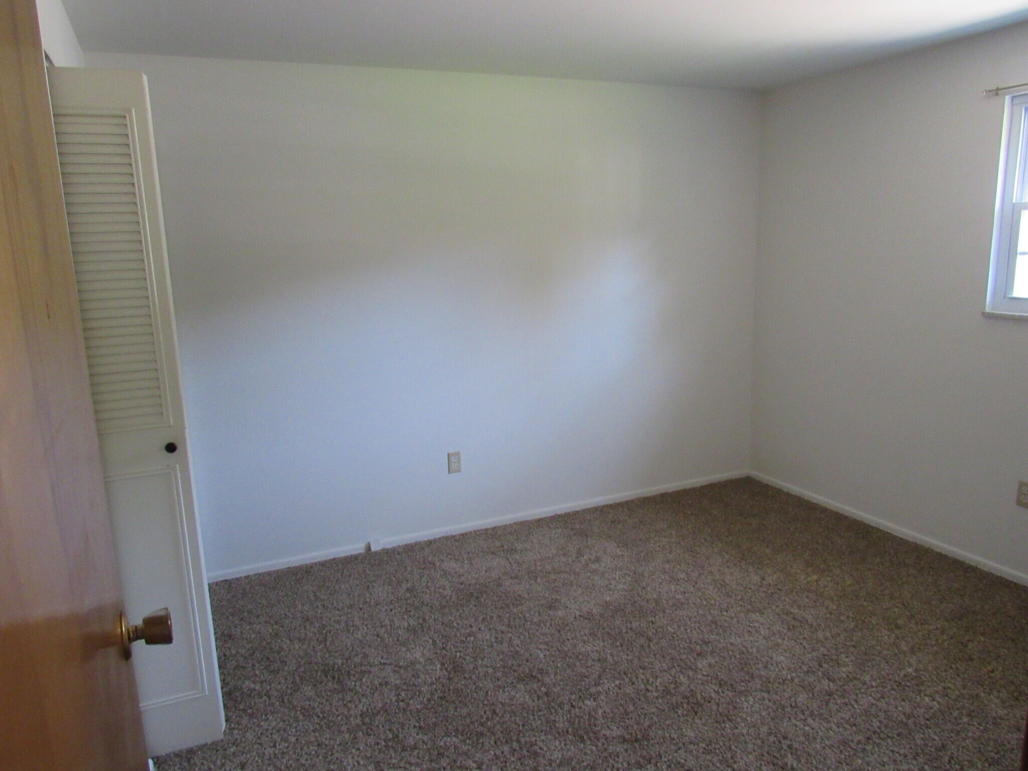 2 nd Bedroom - 124 Treeview Dr